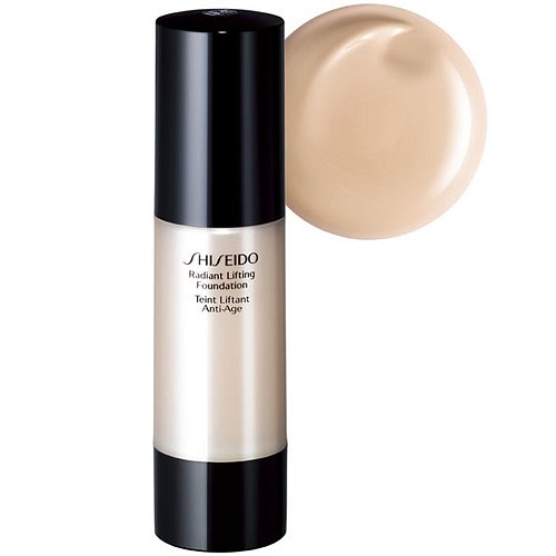 Shiseido Rozjasňující liftingový make-up 30 ml I100 Very Deep Ivory