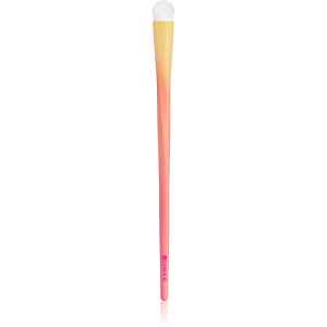 essence BRUSH IT LIKE IT'S ART eyeshadow brush štětec na oční stíny 01 Throwing A Little Color 1 ks