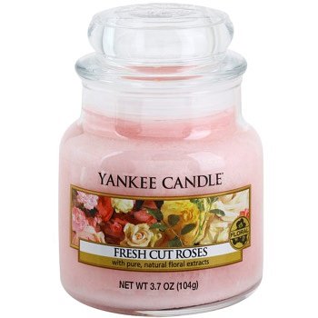 Yankee Candle Fresh Cut Roses vonná svíčka Classic malá 104 g