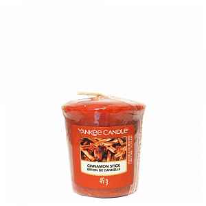 Yankee Candle Aromatická votivní svíčka Skořice s hřebíčkem (Cinnamon Stick)  49 g