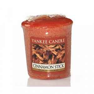 Yankee Candle Aromatická votivní svíčka Skořice s hřebíčkem (Cinnamon Stick)  49 g