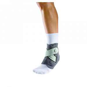 MUELLER Adjust-to-fit ankle stabilizer, stabilizátor kotníku