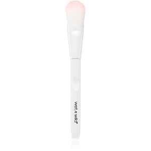 Wet n Wild Essential Foundation Brush plochý štětec na make-up 1 ks