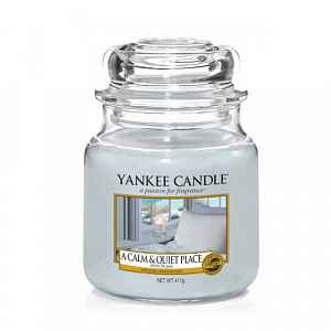 Yankee Candle A Calm & Quiet Place vonná svíčka Classic střední 411 g