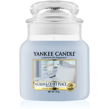 Yankee Candle A Calm & Quiet Place vonná svíčka Classic střední 411 g