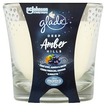 Glade Deep Amber Hills černý rybíz, kadidlo & jantar parfémovaná svíčka 129 g