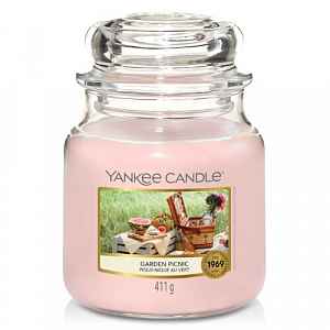 Yankee Candle Aromatická svíčka Classic střední Garden Picnic  411 g