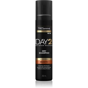TRESemmé Day 2 Brunette suchý šampon pro hnědé odstíny vlasů 250 ml