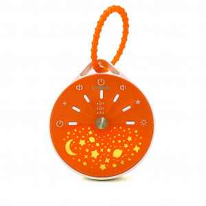 Mericare K6 hrající usínáček s noční oblohou